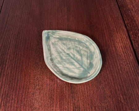 Pressed Leaf Dish- Celadon